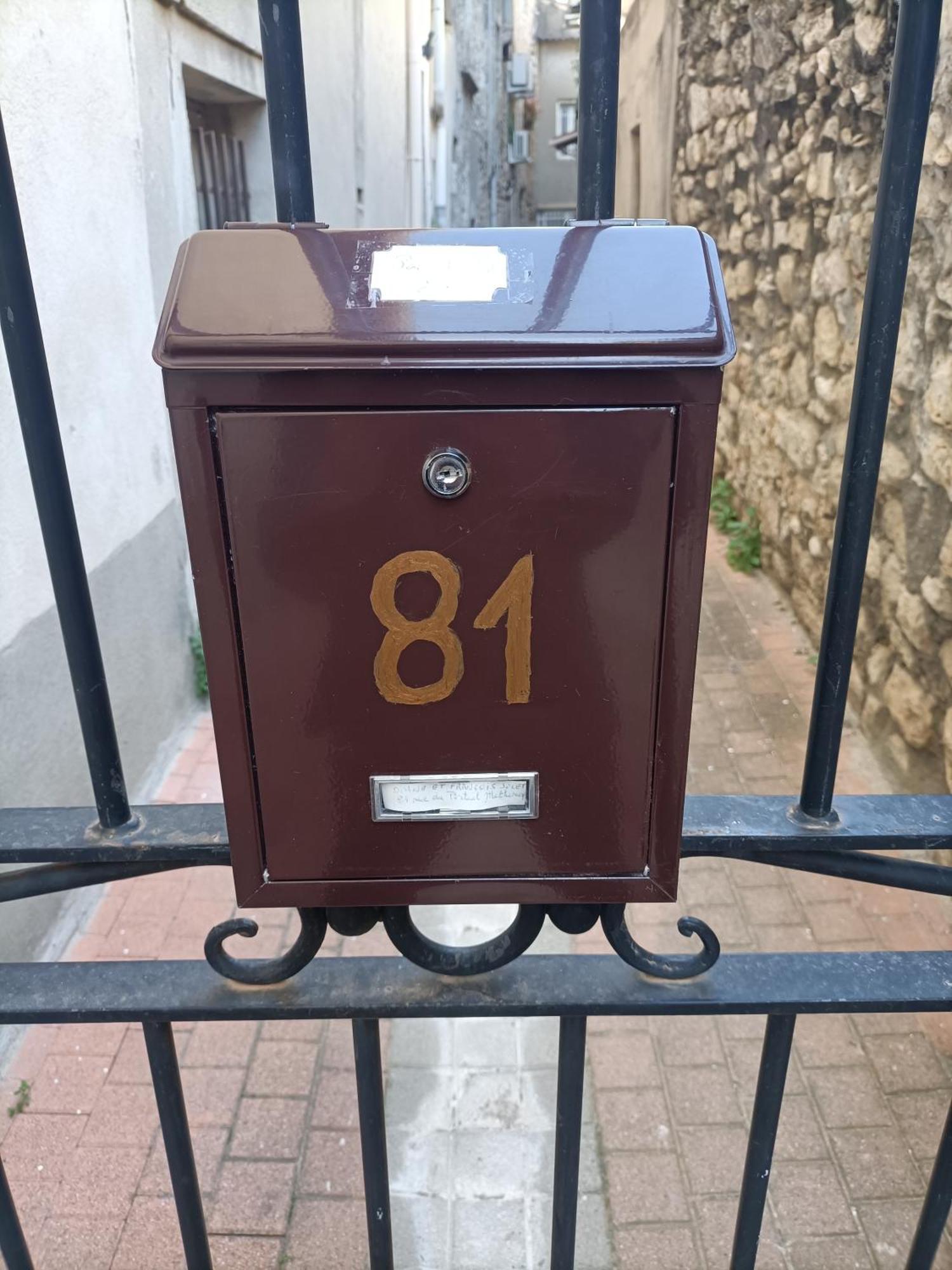 Holiday home A Deux Pas D'avignon Aramon